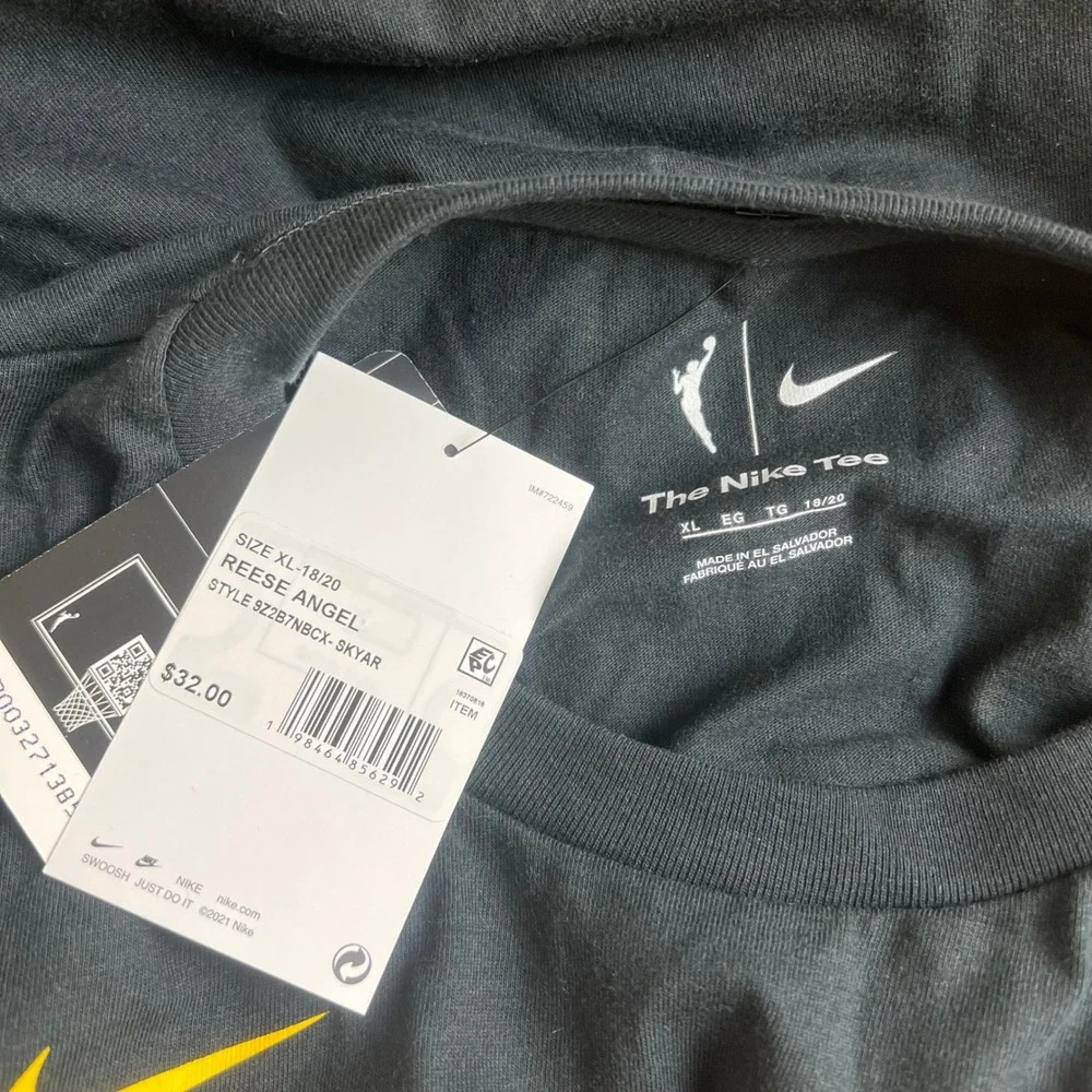 Nike Chicago Sky Angel Reese Explorer Edition T-Shirt Youth Size XL 18 Black New